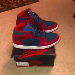 Jordan 1 retro mid gym red black and dark sea